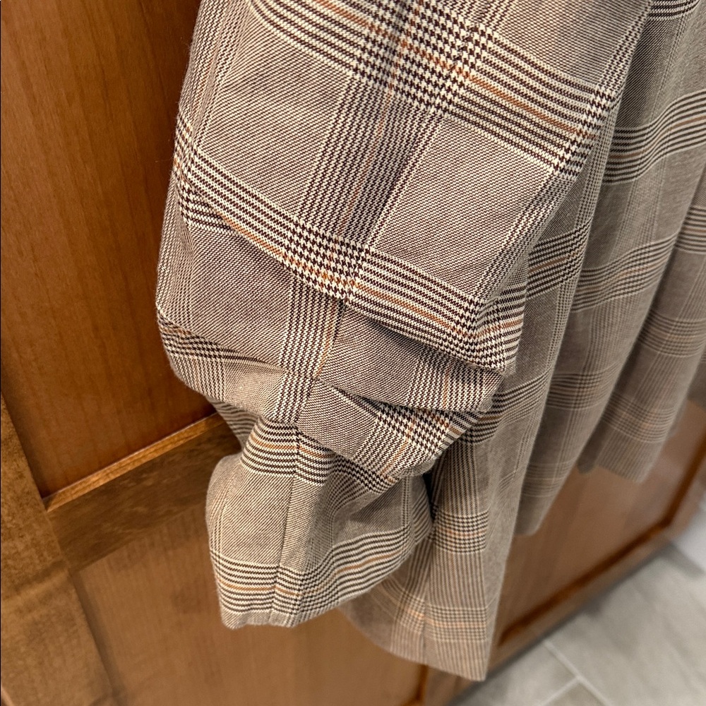 Skies Are Blue Women's Beige Checkered Blazer - Picture 5 of 6